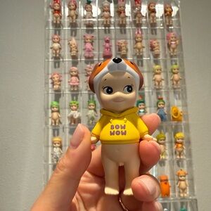 Authentic Sonny angel beagle